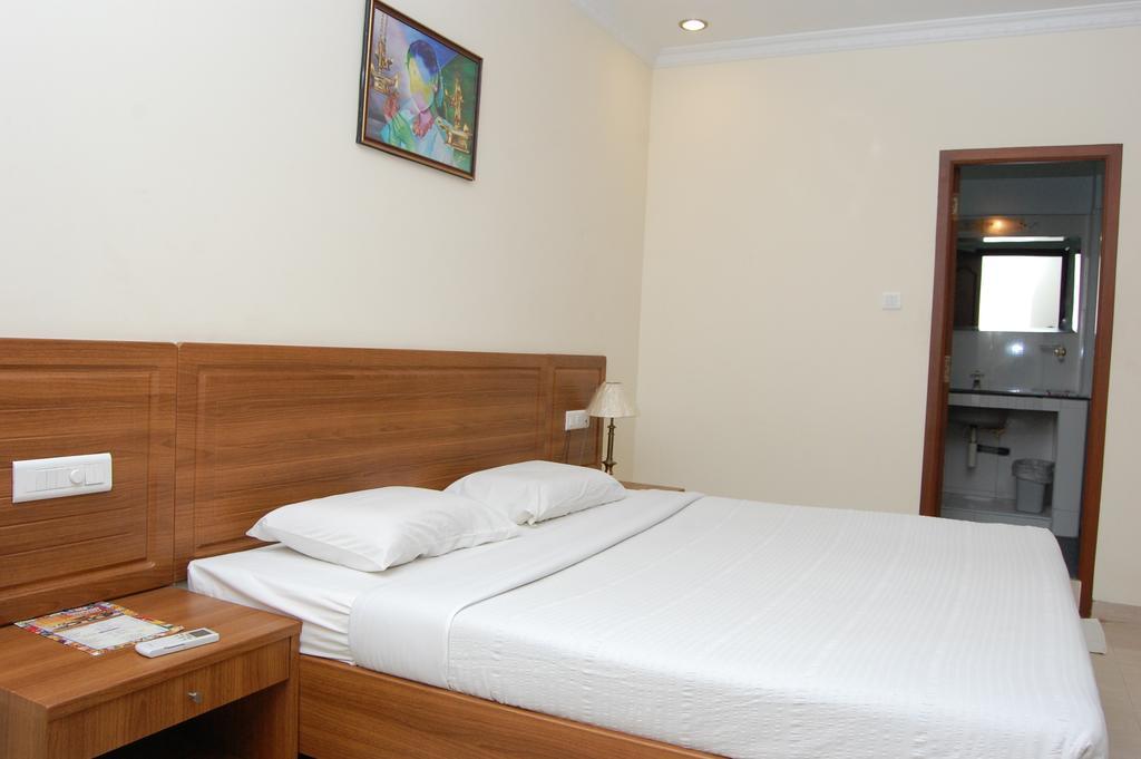 Hotel Sona'S Tiruchirappalli Værelse billede